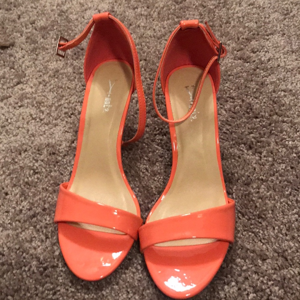 Never worn Y Not open toe heels